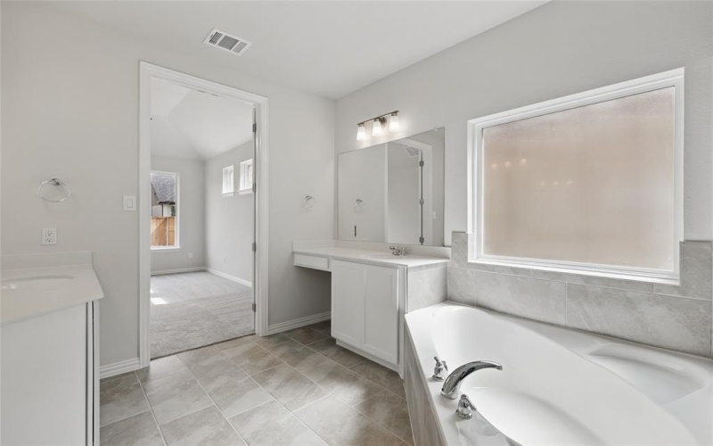 713 Purple Dome Drive, Justin, TX 76247, 4 Habitaciones Habitaciones , ,3 BañosBaños,Residential,En Venta,713 Purple Dome Drive,20796292