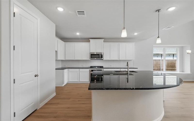 713 Purple Dome Drive, Justin, TX 76247, 4 Habitaciones Habitaciones , ,3 BañosBaños,Residential,En Venta,713 Purple Dome Drive,20796292