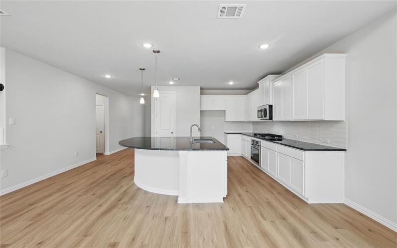 713 Purple Dome Drive, Justin, TX 76247, 4 Habitaciones Habitaciones , ,3 BañosBaños,Residential,En Venta,713 Purple Dome Drive,20796292