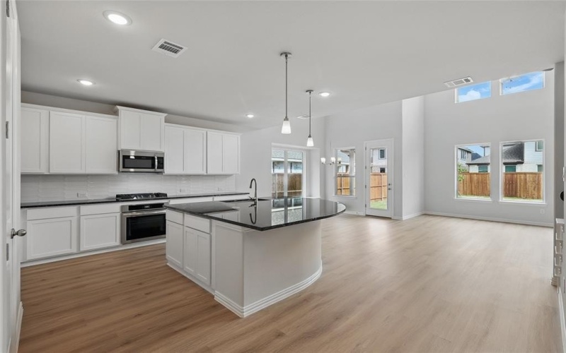 713 Purple Dome Drive, Justin, TX 76247, 4 Habitaciones Habitaciones , ,3 BañosBaños,Residential,En Venta,713 Purple Dome Drive,20796292