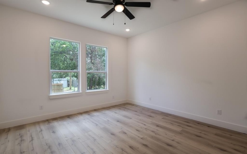 1032 E Arlington Avenue, Fort Worth, TX 76104, 4 Habitaciones Habitaciones , ,2 BañosBaños,Residential,En Venta,1032 E Arlington Avenue,20964581