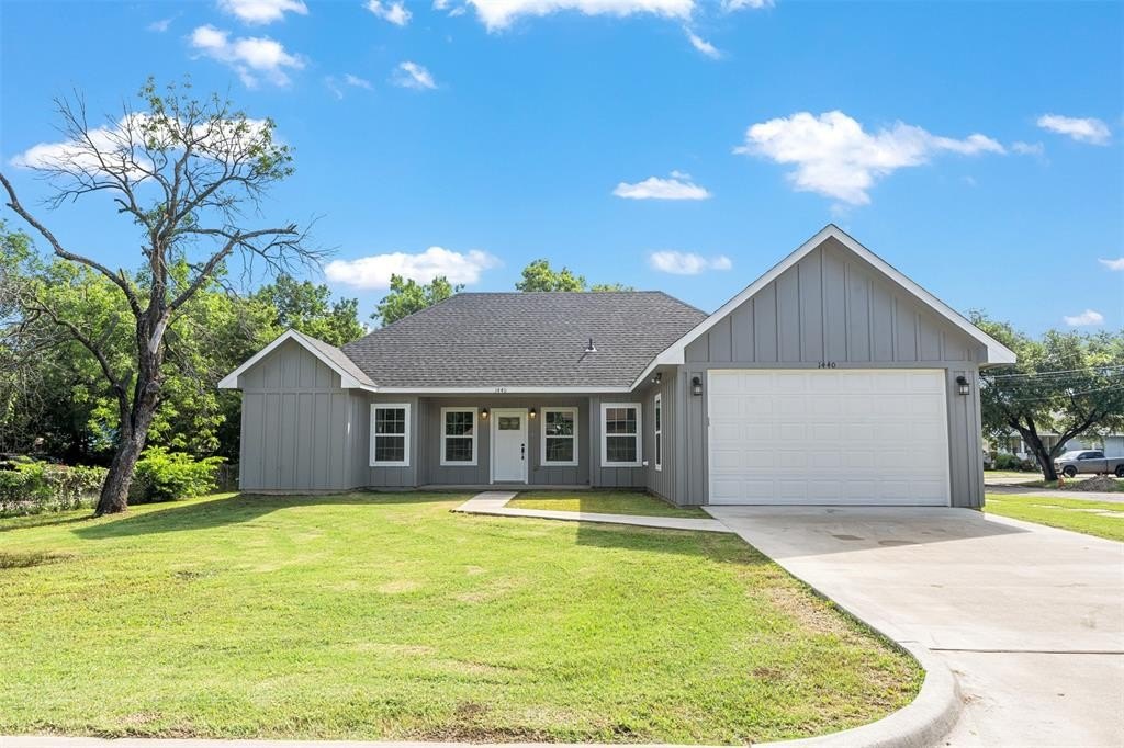 1440 W 1st Avenue, Corsicana, TX 75110, 3 Bedrooms Bedrooms, ,2 BathroomsBathrooms,Residential,For Sale,1440 W 1st Avenue,20965399