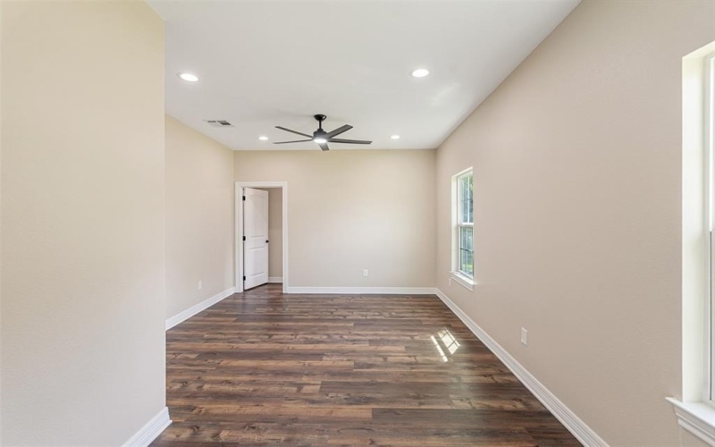 1440 W 1st Avenue, Corsicana, TX 75110, 3 Bedrooms Bedrooms, ,2 BathroomsBathrooms,Residential,For Sale,1440 W 1st Avenue,20965399