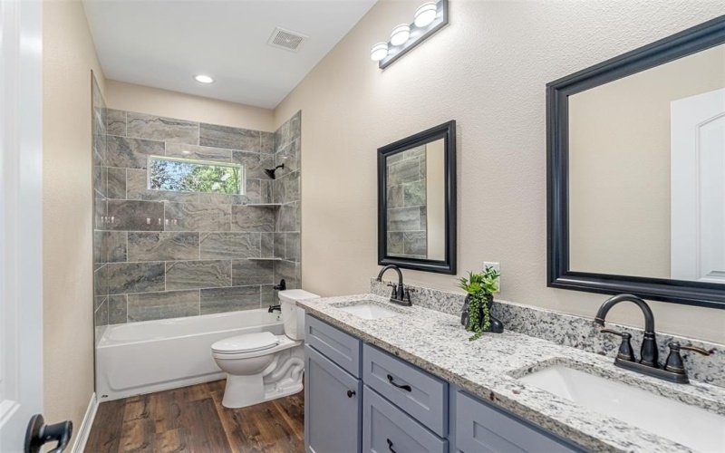 1440 W 1st Avenue, Corsicana, TX 75110, 3 Bedrooms Bedrooms, ,2 BathroomsBathrooms,Residential,For Sale,1440 W 1st Avenue,20965399
