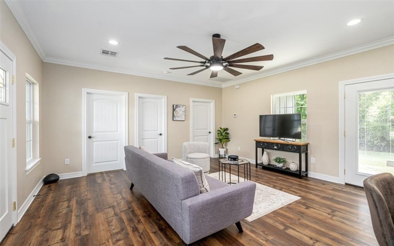 1440 W 1st Avenue, Corsicana, TX 75110, 3 Bedrooms Bedrooms, ,2 BathroomsBathrooms,Residential,For Sale,1440 W 1st Avenue,20965399