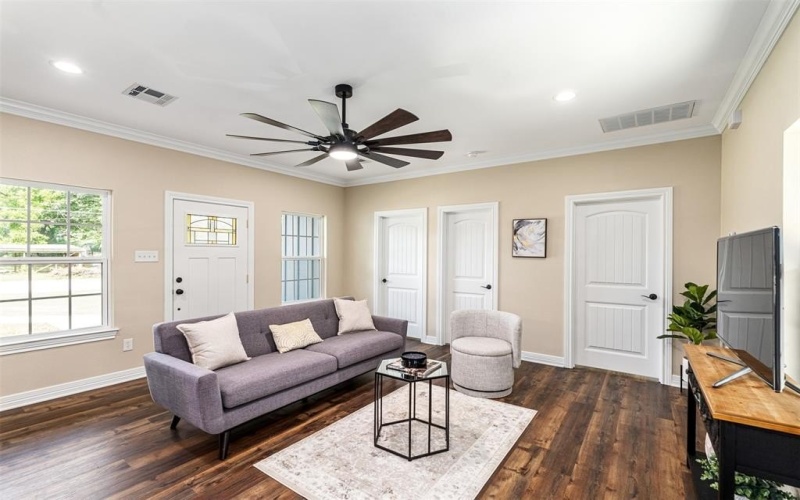 1440 W 1st Avenue, Corsicana, TX 75110, 3 Bedrooms Bedrooms, ,2 BathroomsBathrooms,Residential,For Sale,1440 W 1st Avenue,20965399