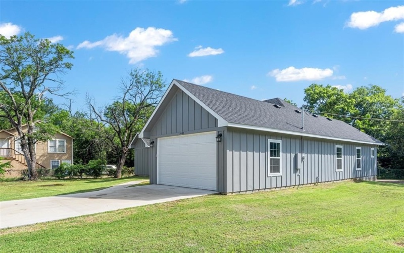 1440 W 1st Avenue, Corsicana, TX 75110, 3 Bedrooms Bedrooms, ,2 BathroomsBathrooms,Residential,For Sale,1440 W 1st Avenue,20965399