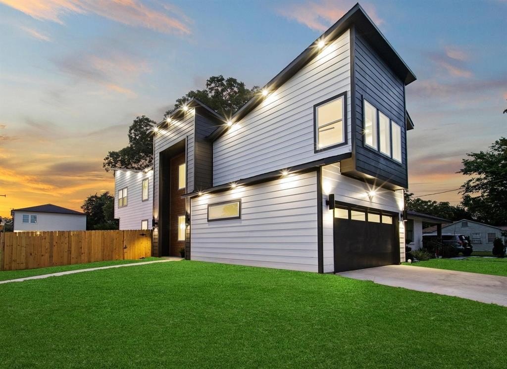 2503 Lawrence Street, Dallas, TX 75215, 3 Habitaciones Habitaciones , ,2 BañosBaños,Residential,En Venta,2503 Lawrence Street,20966122
