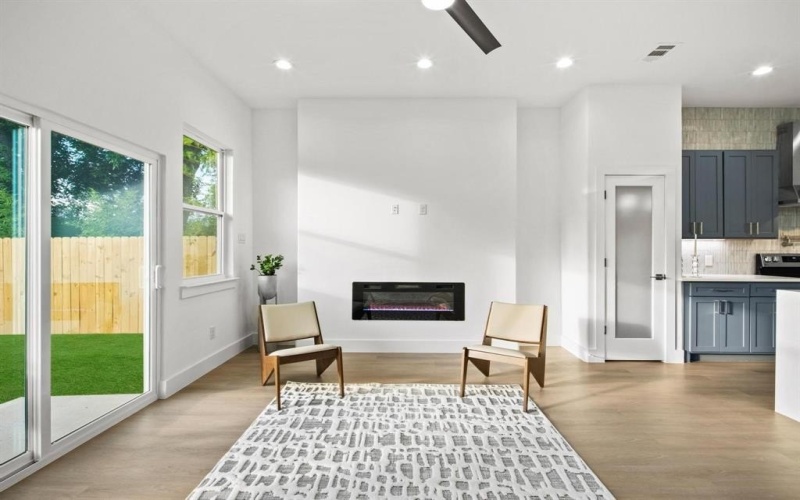 2503 Lawrence Street, Dallas, TX 75215, 3 Habitaciones Habitaciones , ,2 BañosBaños,Residential,En Venta,2503 Lawrence Street,20966122