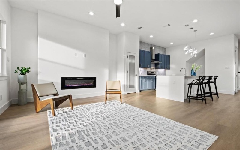 2503 Lawrence Street, Dallas, TX 75215, 3 Habitaciones Habitaciones , ,2 BañosBaños,Residential,En Venta,2503 Lawrence Street,20966122