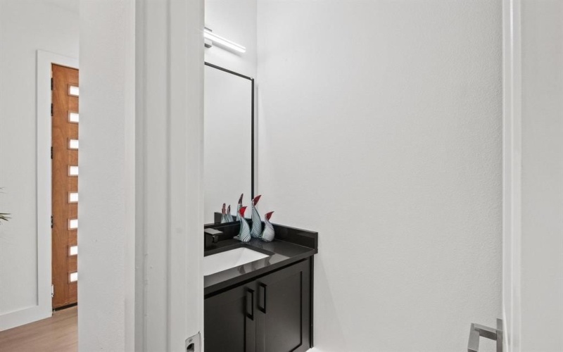 2503 Lawrence Street, Dallas, TX 75215, 3 Habitaciones Habitaciones , ,2 BañosBaños,Residential,En Venta,2503 Lawrence Street,20966122