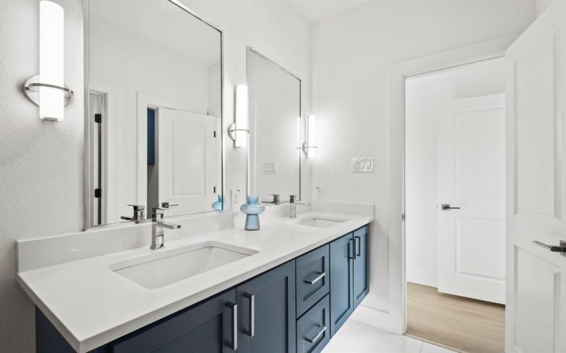 2503 Lawrence Street, Dallas, TX 75215, 3 Habitaciones Habitaciones , ,2 BañosBaños,Residential,En Venta,2503 Lawrence Street,20966122