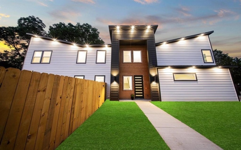 2503 Lawrence Street, Dallas, TX 75215, 3 Habitaciones Habitaciones , ,2 BañosBaños,Residential,En Venta,2503 Lawrence Street,20966122