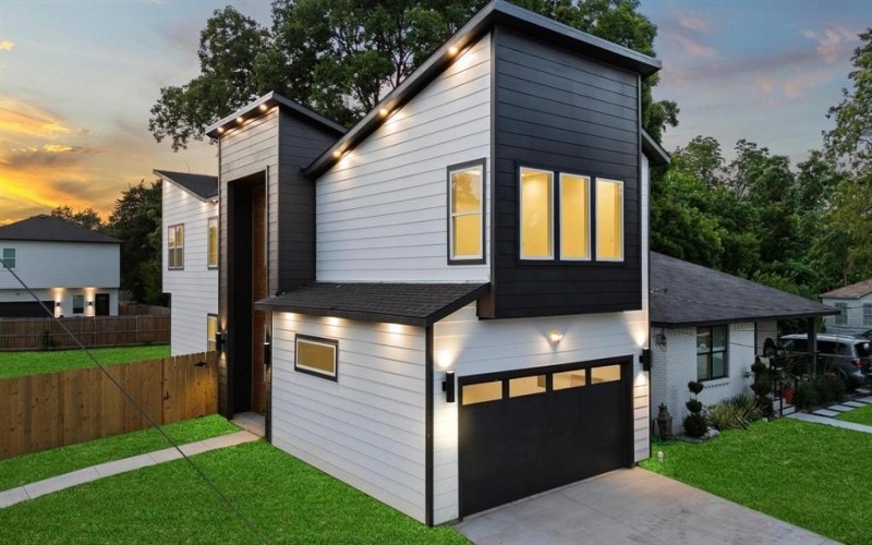 2503 Lawrence Street, Dallas, TX 75215, 3 Habitaciones Habitaciones , ,2 BañosBaños,Residential,En Venta,2503 Lawrence Street,20966122