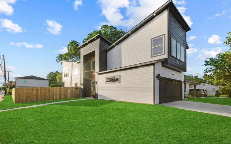 2503 Lawrence Street, Dallas, TX 75215, 3 Habitaciones Habitaciones , ,2 BañosBaños,Residential,En Venta,2503 Lawrence Street,20966122