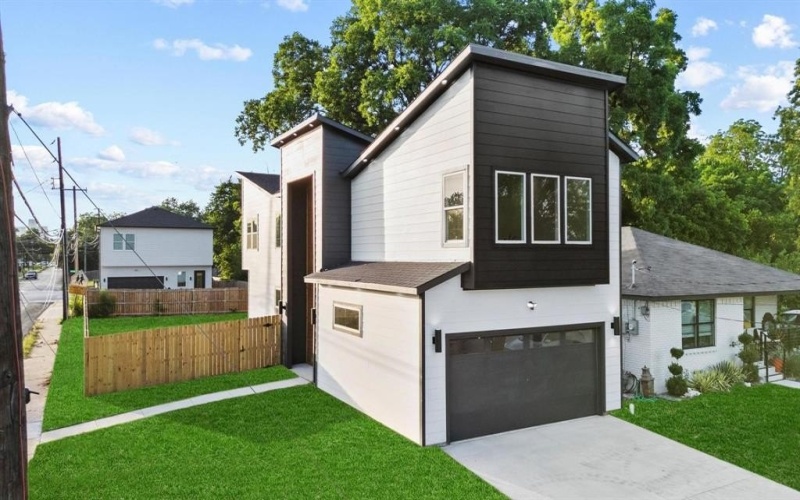 2503 Lawrence Street, Dallas, TX 75215, 3 Habitaciones Habitaciones , ,2 BañosBaños,Residential,En Venta,2503 Lawrence Street,20966122