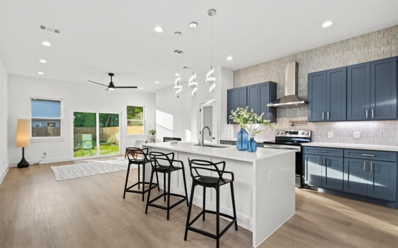 2503 Lawrence Street, Dallas, TX 75215, 3 Habitaciones Habitaciones , ,2 BañosBaños,Residential,En Venta,2503 Lawrence Street,20966122