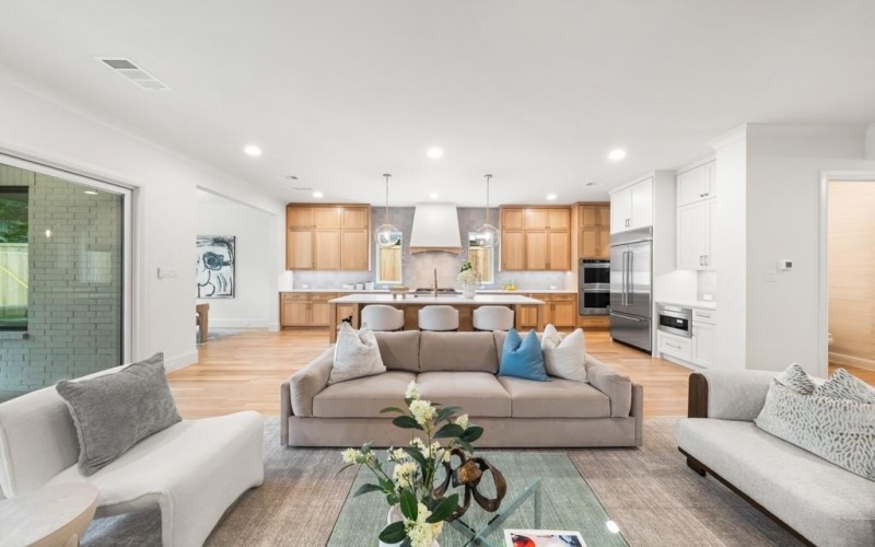 7330 Lehigh Drive, Dallas, TX 75214, 4 Bedrooms Bedrooms, ,5 BathroomsBathrooms,Residential,For Sale,7330 Lehigh Drive,20966483