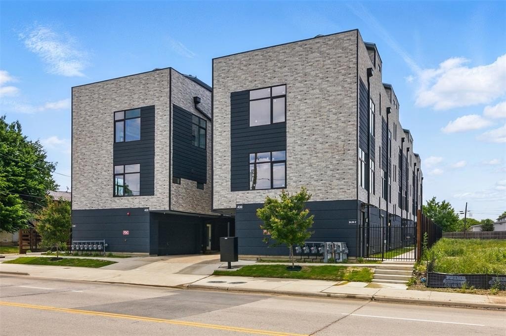 430 E 8th #205, Dallas, TX 75203, 2 Bedrooms Bedrooms, ,2 BathroomsBathrooms,Residential Lease,For Rent,430 E 8th,20967298