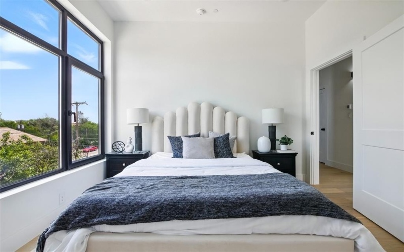 430 E 8th #101, Dallas, TX 75203, 2 Bedrooms Bedrooms, ,2 BathroomsBathrooms,Residential,For Sale,430 E 8th,20967301