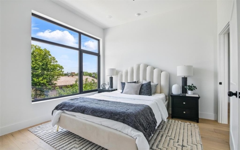430 E 8th #101, Dallas, TX 75203, 2 Bedrooms Bedrooms, ,2 BathroomsBathrooms,Residential,For Sale,430 E 8th,20967301