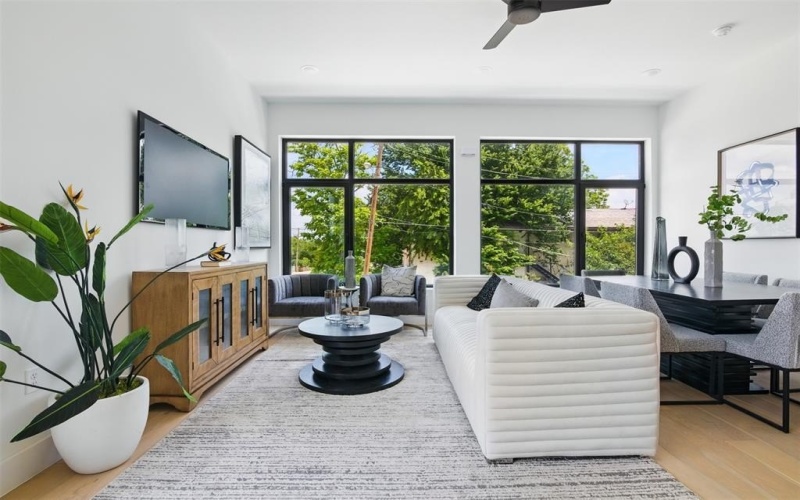 430 E 8th #101, Dallas, TX 75203, 2 Bedrooms Bedrooms, ,2 BathroomsBathrooms,Residential,For Sale,430 E 8th,20967301