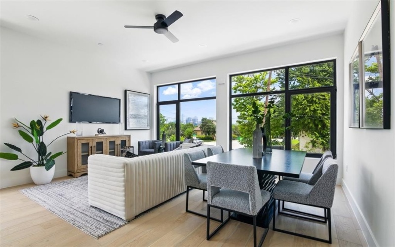 430 E 8th #101, Dallas, TX 75203, 2 Bedrooms Bedrooms, ,2 BathroomsBathrooms,Residential,For Sale,430 E 8th,20967301