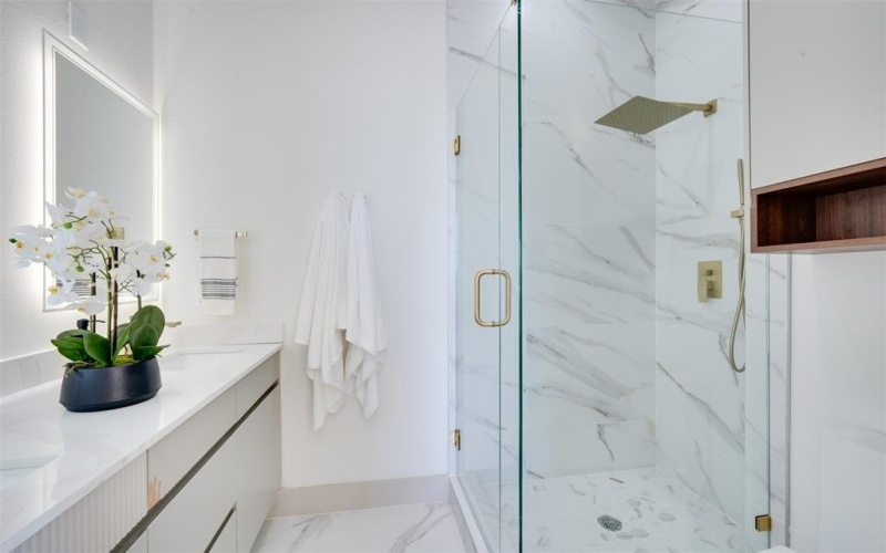 512 N Lancaster Street #12, Dallas, TX 75203, 3 Bedrooms Bedrooms, ,3 BathroomsBathrooms,Residential,For Sale,512 N Lancaster Street,20967347