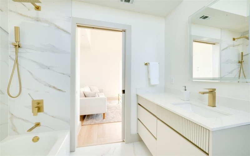 512 N Lancaster Street #12, Dallas, TX 75203, 3 Bedrooms Bedrooms, ,3 BathroomsBathrooms,Residential,For Sale,512 N Lancaster Street,20967347