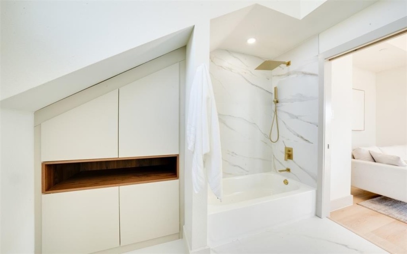 512 N Lancaster Street #12, Dallas, TX 75203, 3 Bedrooms Bedrooms, ,3 BathroomsBathrooms,Residential,For Sale,512 N Lancaster Street,20967347