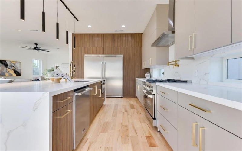 2336 N Carroll Avenue, Dallas, TX 75204, 4 Bedrooms Bedrooms, ,3 BathroomsBathrooms,Residential Lease,For Rent,2336 N Carroll Avenue,20967351