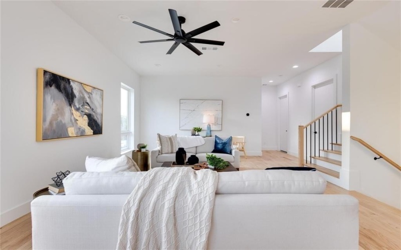 2336 N Carroll Avenue, Dallas, TX 75204, 4 Bedrooms Bedrooms, ,3 BathroomsBathrooms,Residential Lease,For Rent,2336 N Carroll Avenue,20967351