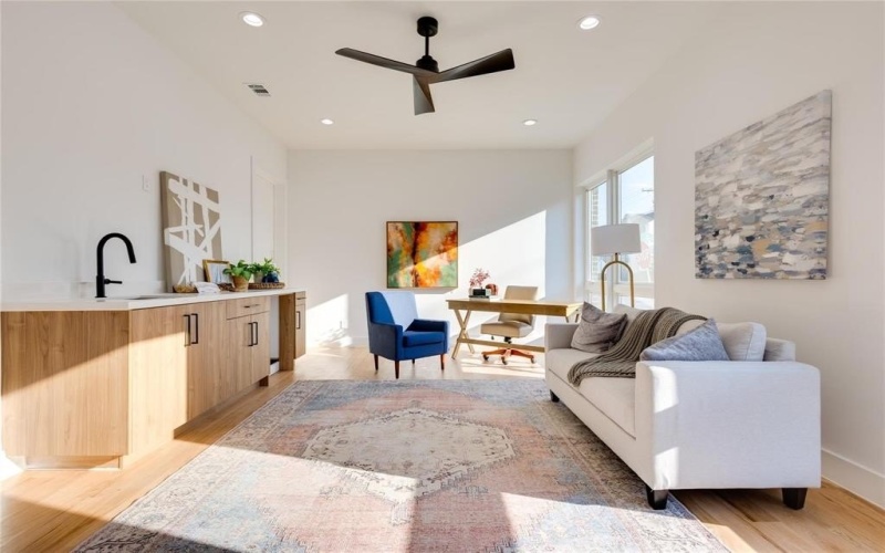 2336 N Carroll Avenue, Dallas, TX 75204, 4 Bedrooms Bedrooms, ,3 BathroomsBathrooms,Residential Lease,For Rent,2336 N Carroll Avenue,20967351