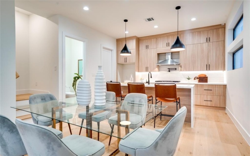 4209 Munger Avenue, Dallas, TX 75204, 3 Bedrooms Bedrooms, ,3 BathroomsBathrooms,Residential,For Sale,4209 Munger Avenue,20967355