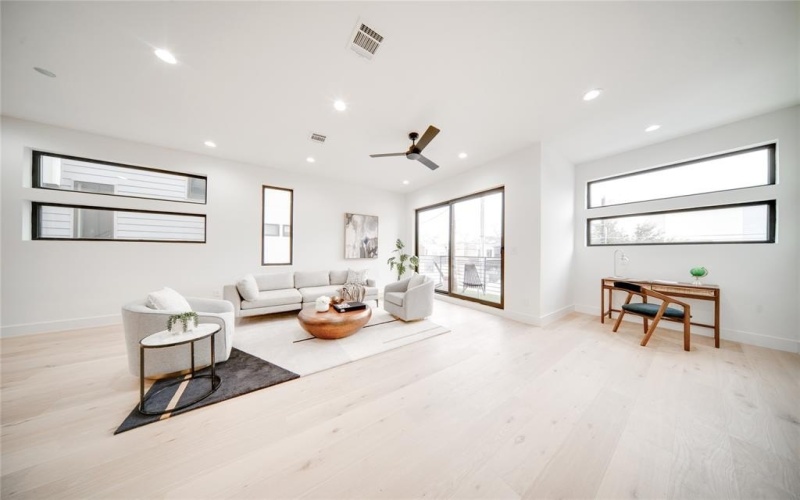 4209 Munger Avenue, Dallas, TX 75204, 3 Bedrooms Bedrooms, ,3 BathroomsBathrooms,Residential,For Sale,4209 Munger Avenue,20967355