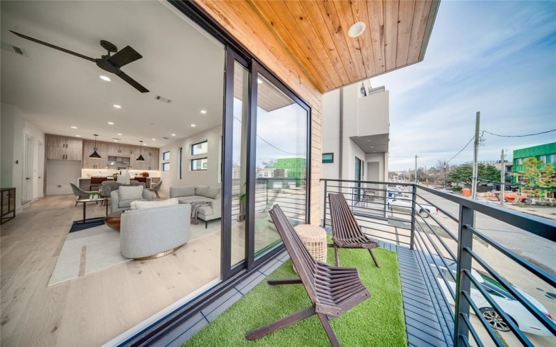 4209 Munger Avenue, Dallas, TX 75204, 3 Bedrooms Bedrooms, ,3 BathroomsBathrooms,Residential,For Sale,4209 Munger Avenue,20967355