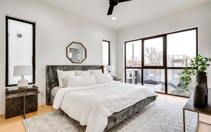 4209 Munger Avenue, Dallas, TX 75204, 3 Bedrooms Bedrooms, ,3 BathroomsBathrooms,Residential,For Sale,4209 Munger Avenue,20967355