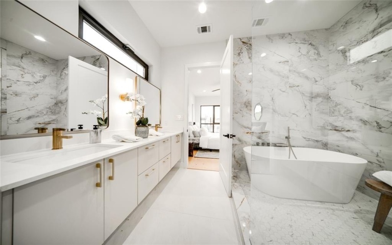 4209 Munger Avenue, Dallas, TX 75204, 3 Bedrooms Bedrooms, ,3 BathroomsBathrooms,Residential,For Sale,4209 Munger Avenue,20967355