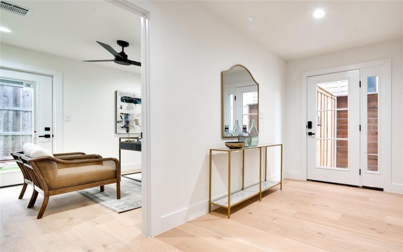 4209 Munger Avenue, Dallas, TX 75204, 3 Bedrooms Bedrooms, ,3 BathroomsBathrooms,Residential,For Sale,4209 Munger Avenue,20967355