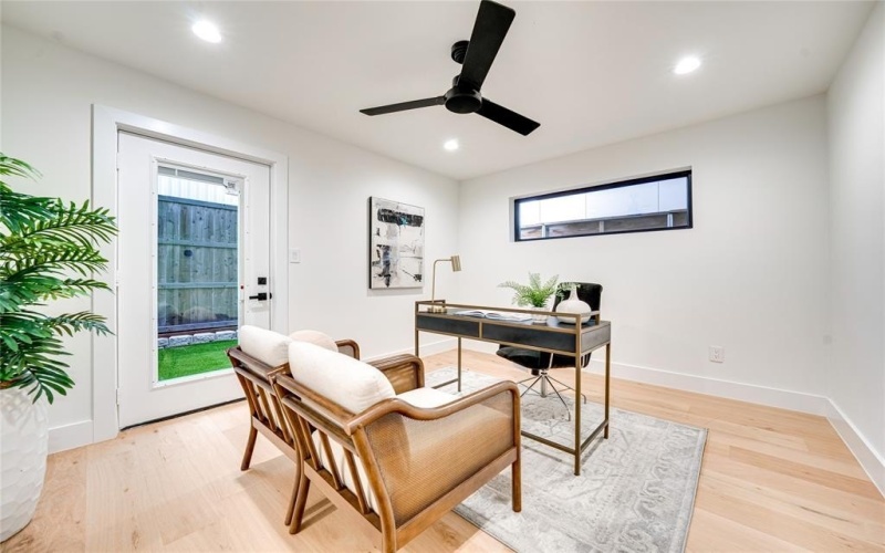 4209 Munger Avenue, Dallas, TX 75204, 3 Bedrooms Bedrooms, ,3 BathroomsBathrooms,Residential,For Sale,4209 Munger Avenue,20967355
