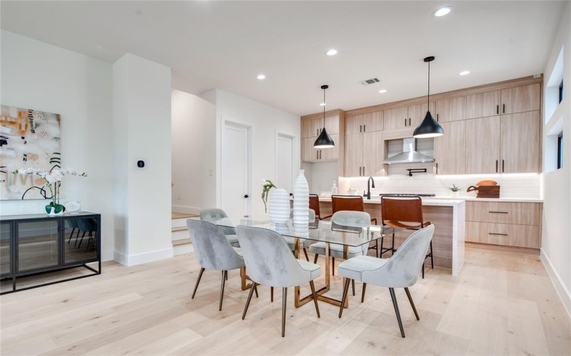 4209 Munger Avenue, Dallas, TX 75204, 3 Bedrooms Bedrooms, ,3 BathroomsBathrooms,Residential,For Sale,4209 Munger Avenue,20967355