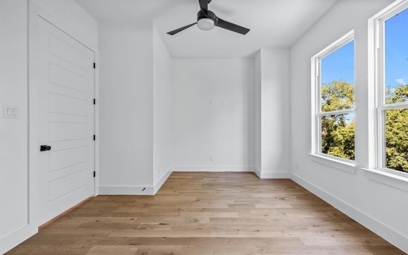 410 Avenue L #B, Dallas, TX 75203, 3 Bedrooms Bedrooms, ,3 BathroomsBathrooms,Residential Lease,For Rent,410 Avenue L,20967457