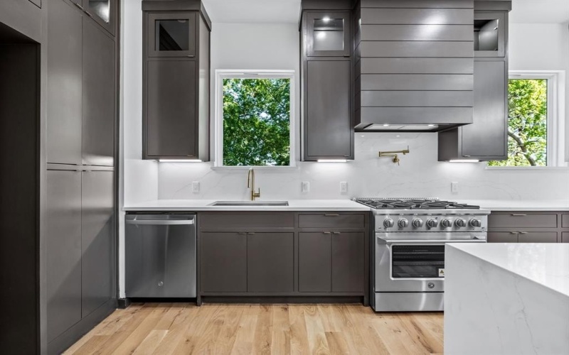 410 Avenue L #B, Dallas, TX 75203, 3 Bedrooms Bedrooms, ,3 BathroomsBathrooms,Residential Lease,For Rent,410 Avenue L,20967457