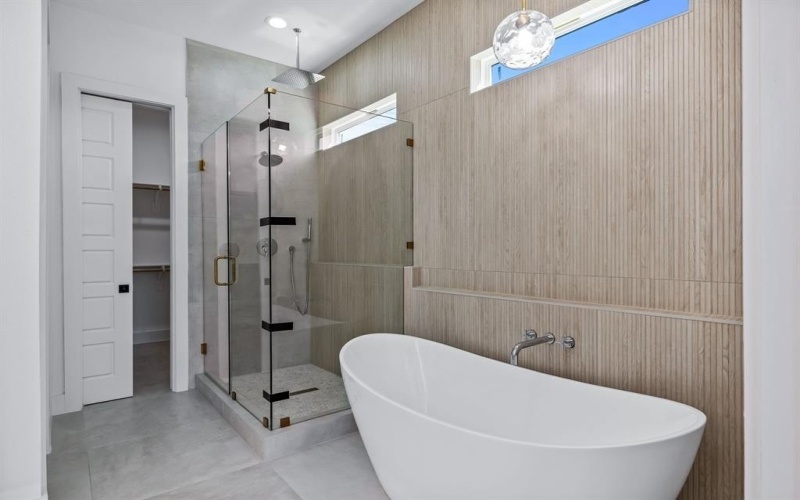 410 Avenue L #B, Dallas, TX 75203, 3 Bedrooms Bedrooms, ,3 BathroomsBathrooms,Residential Lease,For Rent,410 Avenue L,20967457
