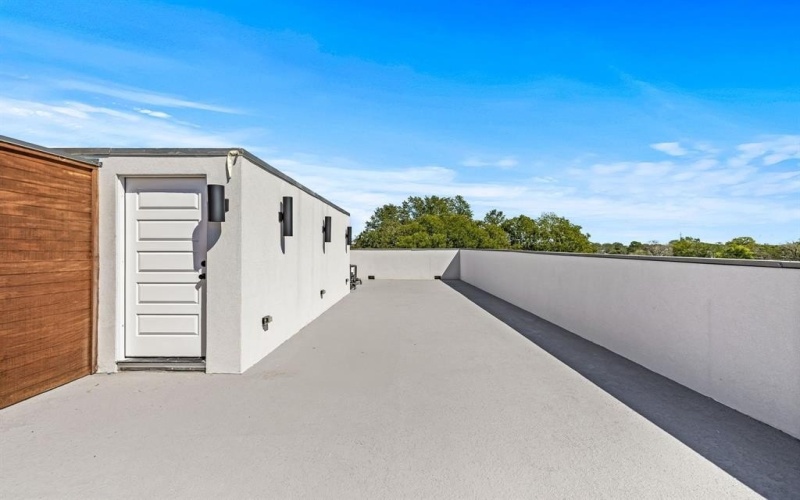 410 Avenue L #B, Dallas, TX 75203, 3 Bedrooms Bedrooms, ,3 BathroomsBathrooms,Residential Lease,For Rent,410 Avenue L,20967457