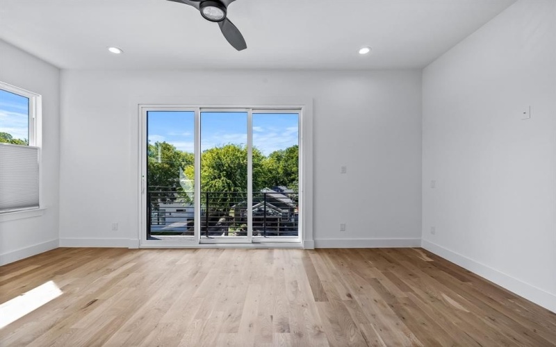 410 Avenue L #B, Dallas, TX 75203, 3 Bedrooms Bedrooms, ,3 BathroomsBathrooms,Residential Lease,For Rent,410 Avenue L,20967457