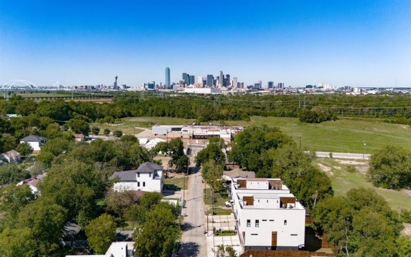 410 Avenue L #B, Dallas, TX 75203, 3 Bedrooms Bedrooms, ,3 BathroomsBathrooms,Residential Lease,For Rent,410 Avenue L,20967457