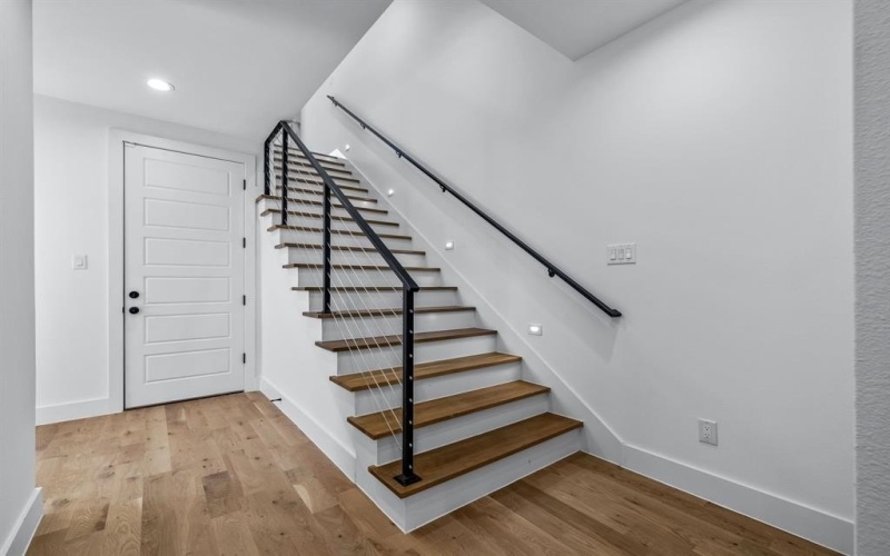 410 Avenue L #B, Dallas, TX 75203, 3 Bedrooms Bedrooms, ,3 BathroomsBathrooms,Residential Lease,For Rent,410 Avenue L,20967457