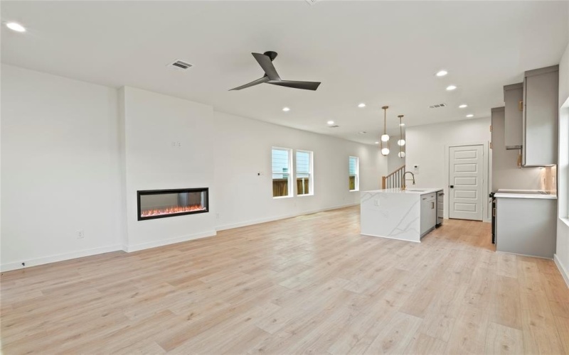 420 N Moore Street, Dallas, TX 75203, 3 Habitaciones Habitaciones , ,2 BañosBaños,Residential,En Venta,420 N Moore Street,20967543