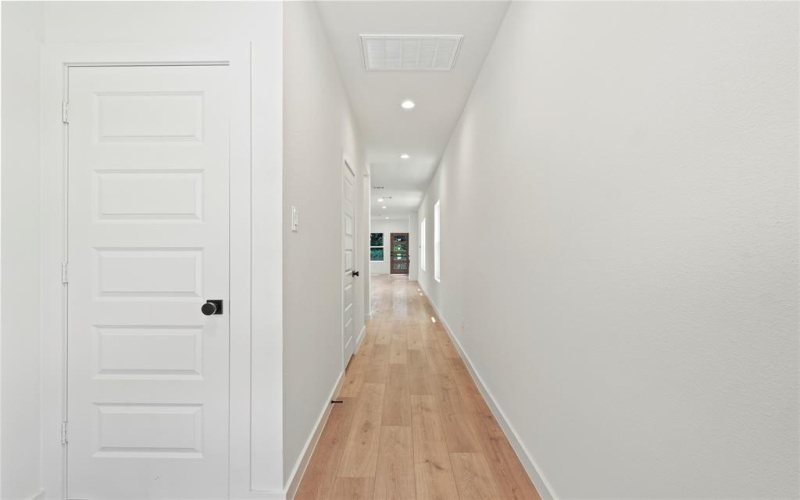 420 N Moore Street, Dallas, TX 75203, 3 Habitaciones Habitaciones , ,2 BañosBaños,Residential,En Venta,420 N Moore Street,20967543